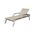 **Technische titel in het Nederlands: Luxe Aluminium Ligstoel met Comfortabele Stoffering**